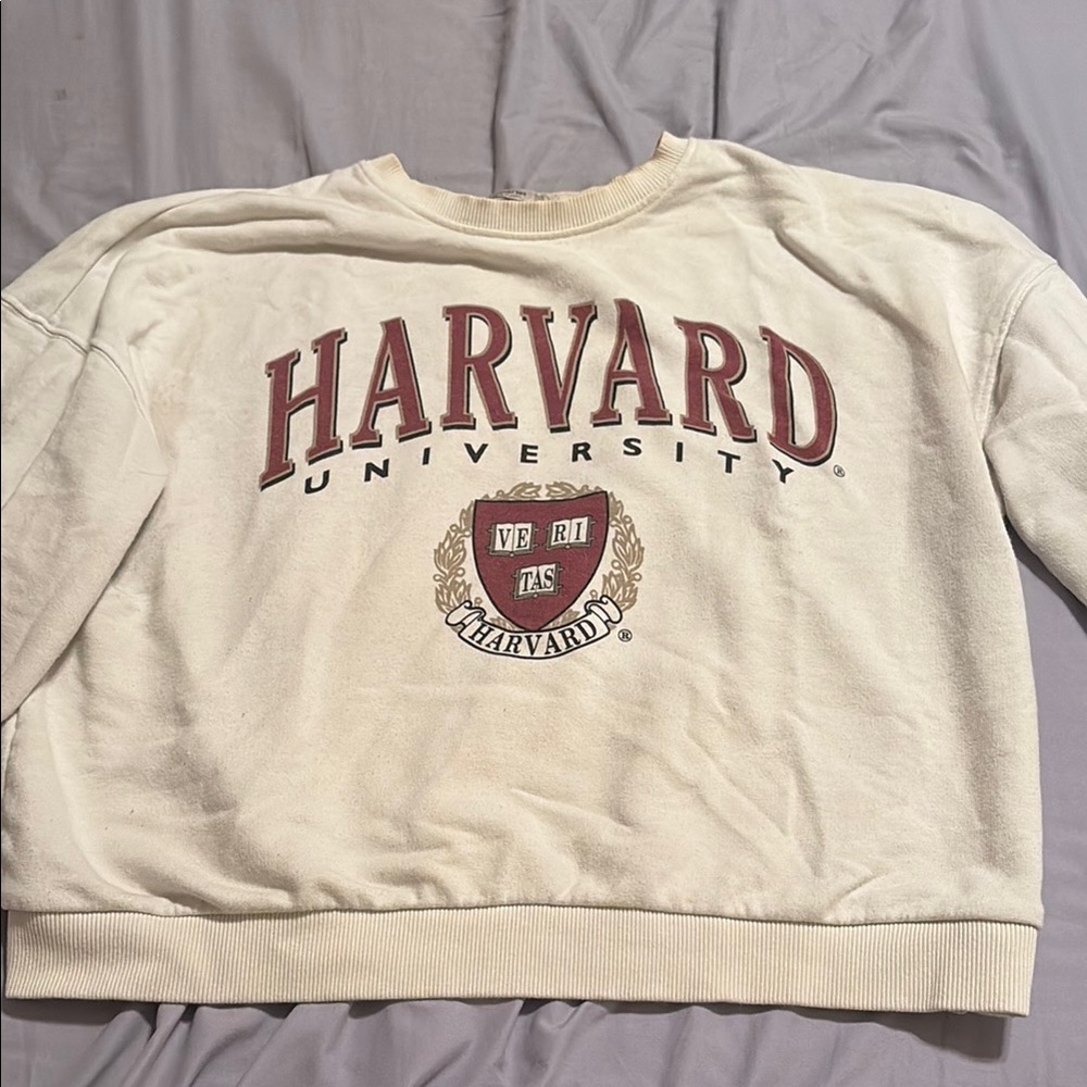 Stradivarius Harvard University Cream Sweatshirt - Size Large🏰🤍❤️